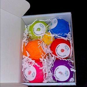 Ecotime 6 bath bombs with toy inside